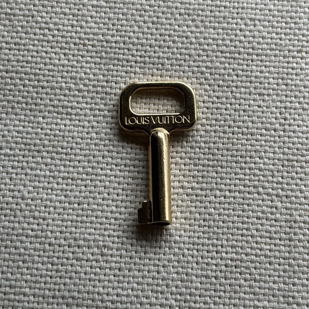 Louis Vuitton S Lock Key for Monceau / Spring Street /Dragonne Shiny Gold - Picture 5 of 5